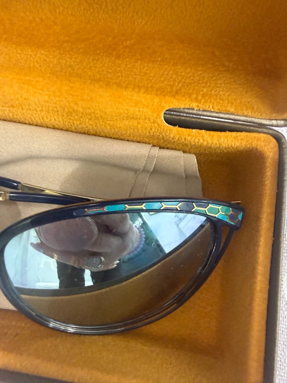 Bulgari Serpenti Cat Eyes Sunglasses with
blue color mirror lenses in EUC case - Picture 10 of 11